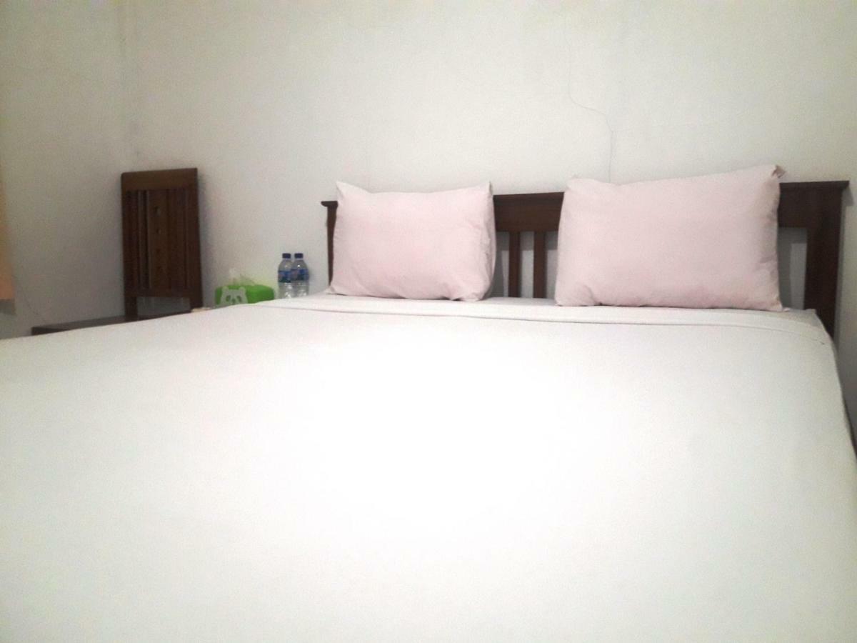 The Teuz B&B Labuan Bajo Exterior foto